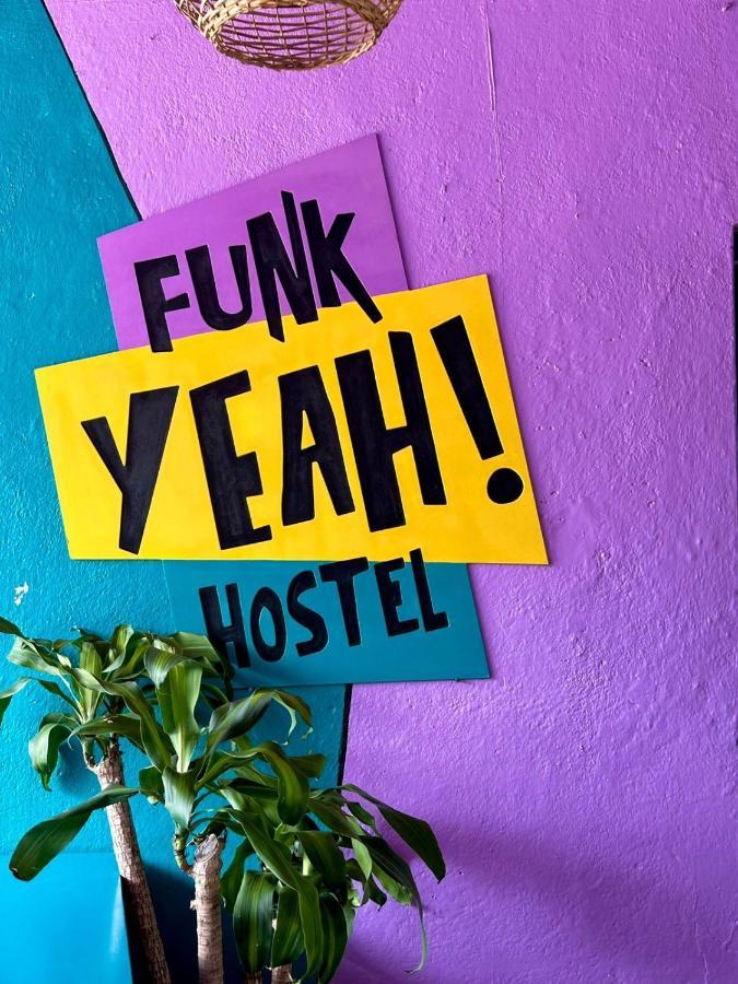 Funk Yeah Hostel Antigua Exterior foto